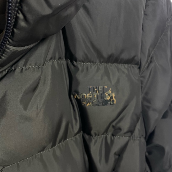 North Face Puffer Jacket - Picture 4 of 5